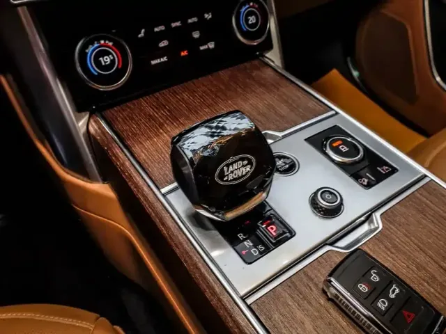 Land Rover Range Rover — Фото автомобиля 17