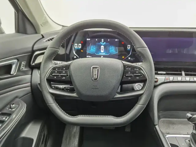 Bestune T55 — Фото автомобиля 11