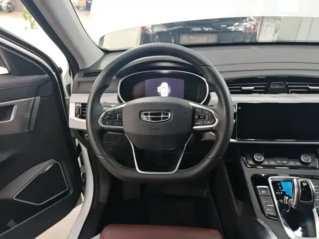 Geely Boyue — Фото автомобиля 10