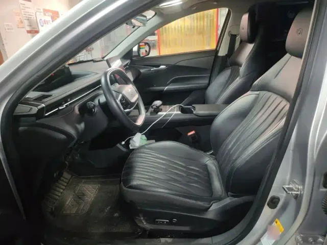 Changan Qiyuan A05 — Фото автомобиля 7