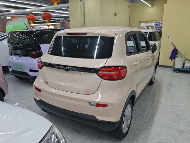 Leapmotor T03 — Фото автомобиля 6