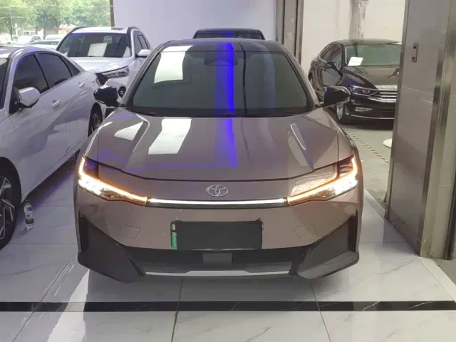 Toyota bZ3 — Фото автомобиля 2