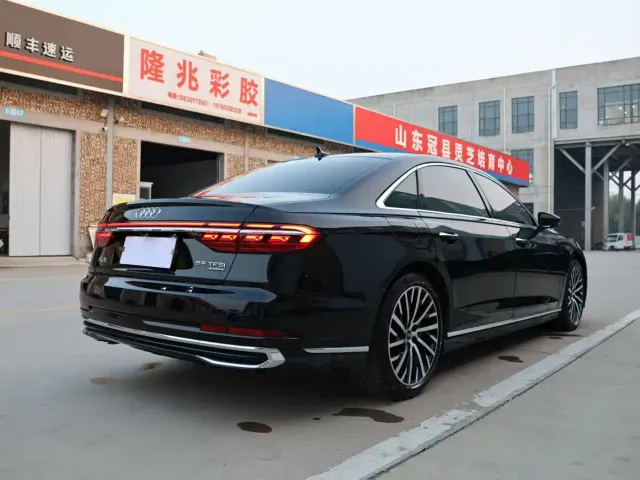 Audi A8 — Фото автомобиля 19