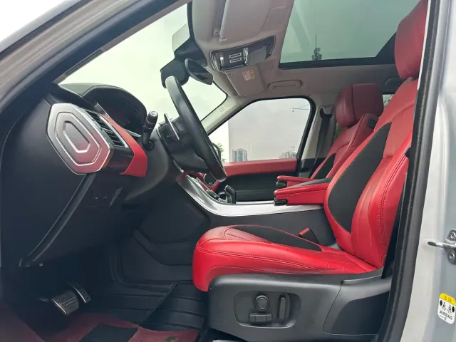 Land Rover Range Rover Sport — Фото автомобиля 14