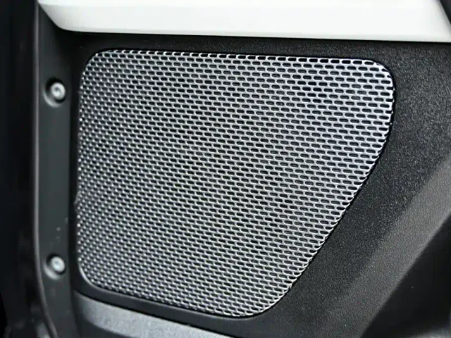 Land Rover Defender — Фото автомобиля 25