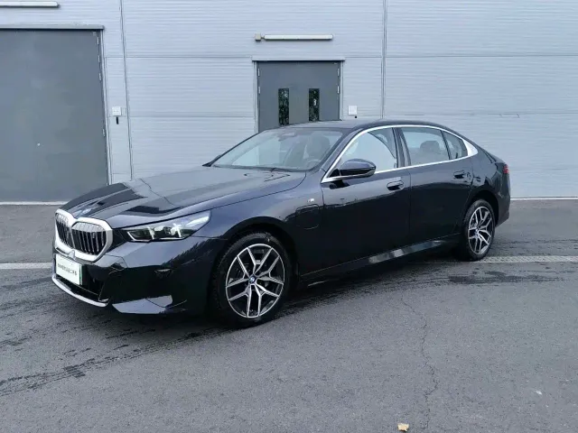 BMW i5 — Фото автомобиля 2