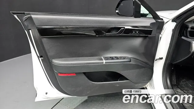 Hyundai Grandeur Grandeur (GN7) 3.5 LPG 2WD (Такси) — Фото автомобиля 22