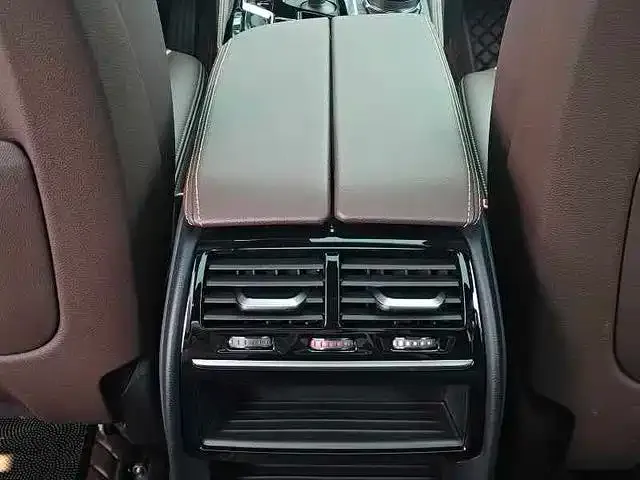 BMW 5 Series — Фото автомобиля 8