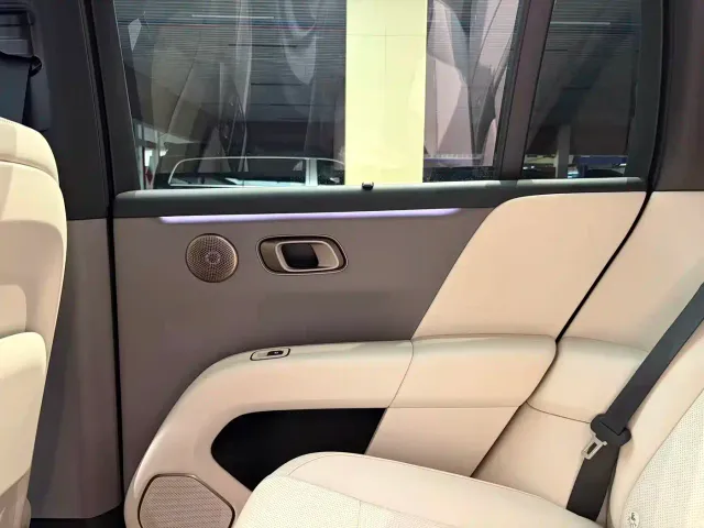 Li Auto i6 — Фото автомобиля 11