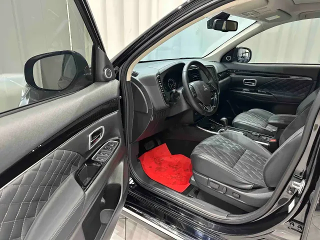Mitsubishi Outlander — Фото автомобиля 10