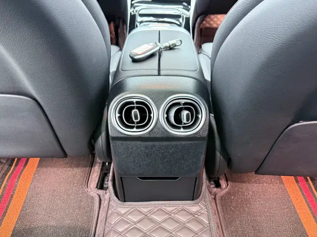 Mercedes-Benz C-Class — Фото автомобиля 11