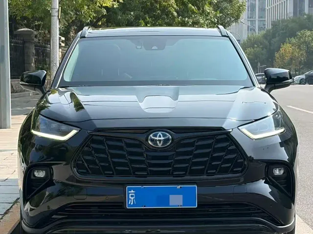 Toyota Highlander — Фото автомобиля 2