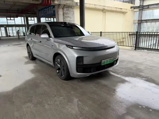 Li Auto L9 — Фото автомобиля 2