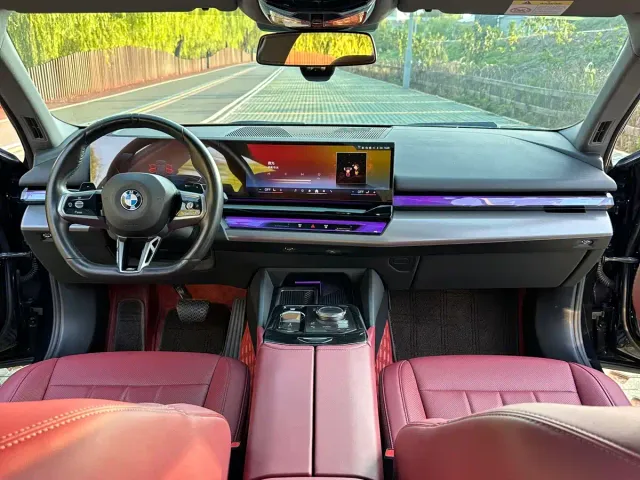 BMW 5 Series — Фото автомобиля 15