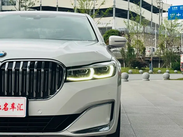 BMW 7 Series — Фото автомобиля 7