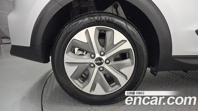 Kia Niro — Фото автомобиля 5