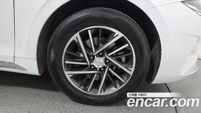 Hyundai Grandeur Новый Grandeur IG 3.0 LPi (Такси) — Фото автомобиля 21