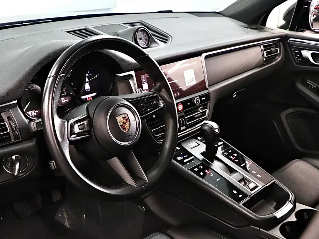 Porsche Macan — Фото автомобиля 11