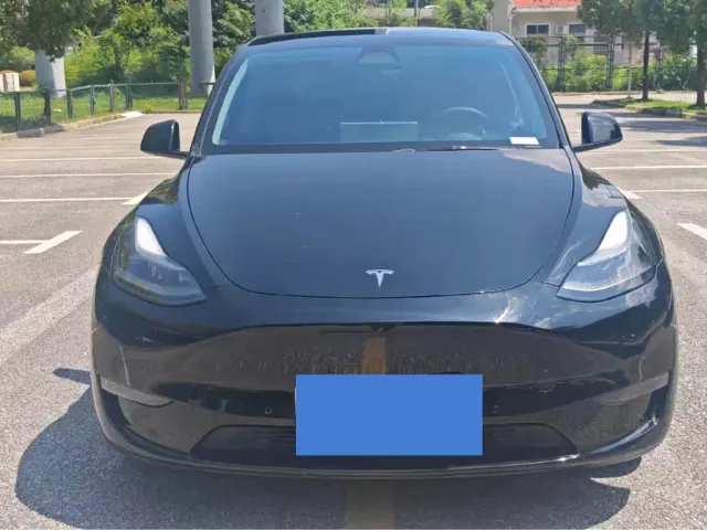Фотография автомобиля — Tesla Model Y