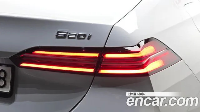 BMW 5-Series — Фото автомобиля 21
