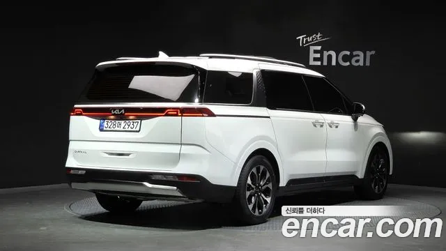 Фотография автомобиля — Kia Carnival Generation 4