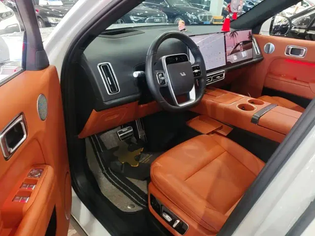 Li Auto L7 — Фото автомобиля 15