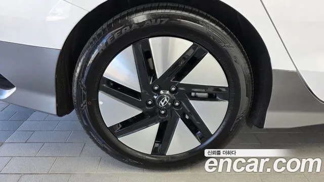 Hyundai Ioniq 6 — Фото автомобиля 5