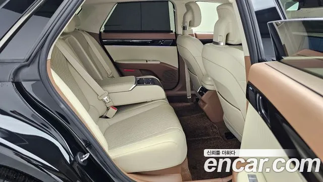 Hyundai Grandeur Grandeur (GN7) 3.5 Бензин 2WD — Фото автомобиля 11