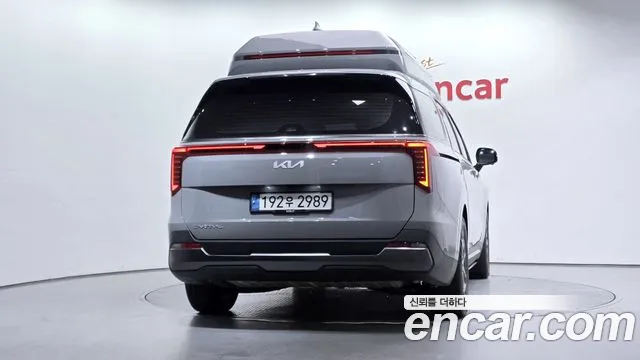 Kia Carnival Generation 4 — Фото автомобиля 4