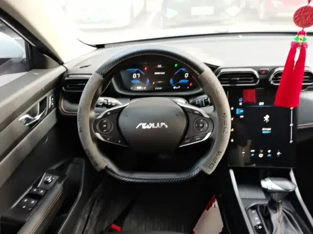 Dongfeng Yixuan — Фото автомобиля 10