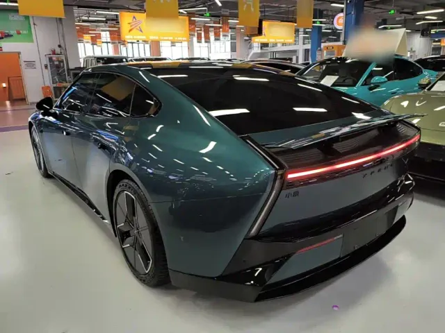 Xpeng P7 — Фото автомобиля 4