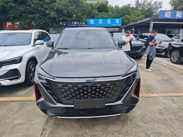 Changan Z6 — Фото автомобиля 2