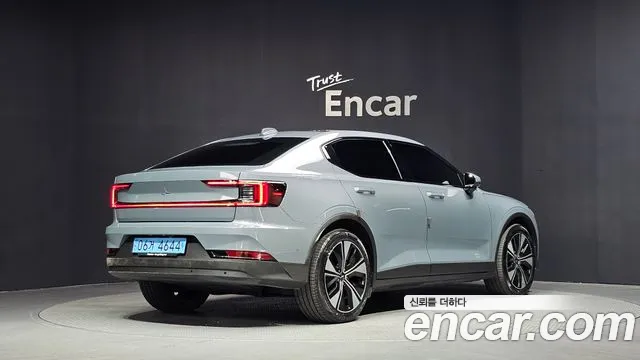 Polestar 2 — Фото автомобиля 2