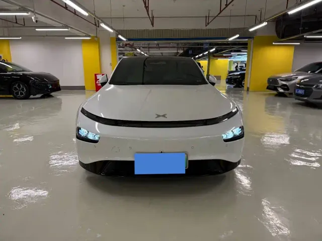 Xpeng P7 — Фото автомобиля 3
