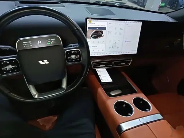 Li Auto L7 — Фото автомобиля 9