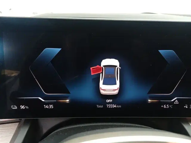 BMW i5 — Фото автомобиля 12