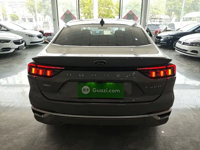 Ford Mondeo — Фото автомобиля 3