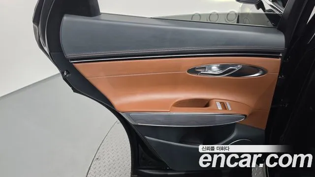 Genesis GV70 — Фото автомобиля 14