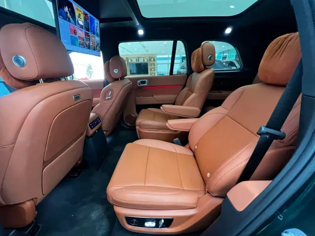 Li Auto L9 — Фото автомобиля 10