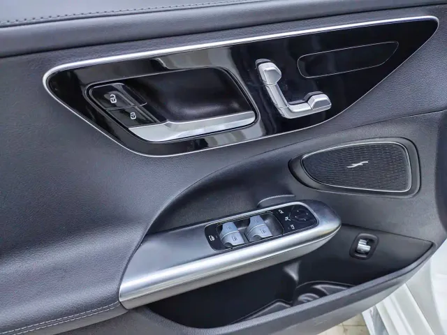 Mercedes-Benz C-Class — Фото автомобиля 8