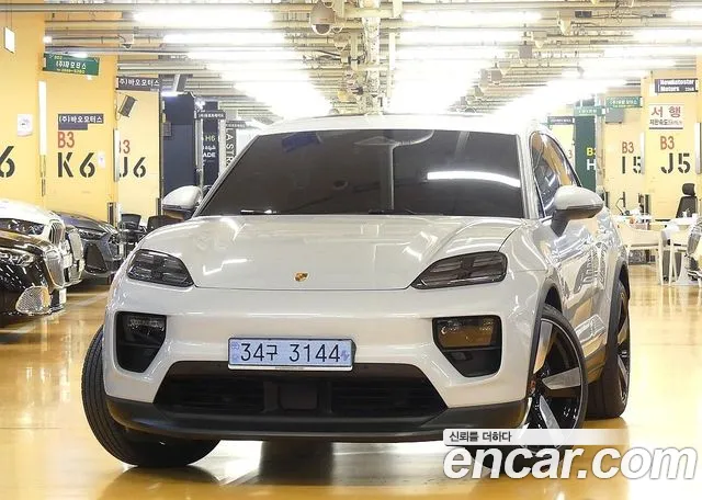 Porsche Macan Electric — Фото автомобиля 3