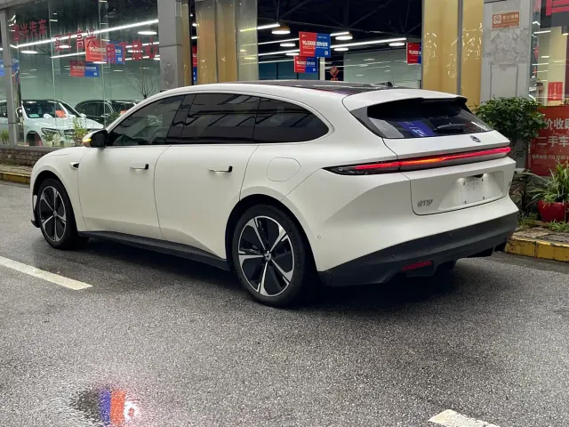 Nio ET5 Touring — Фото автомобиля 9
