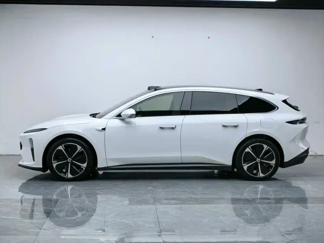 Nio ET5 Touring — Фото автомобиля 2
