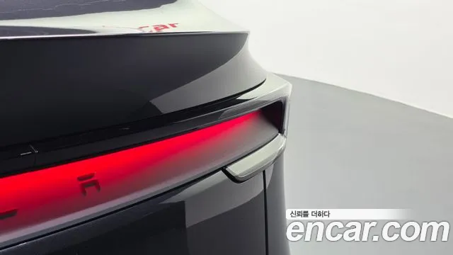 Tesla Model Y — Фото автомобиля 7