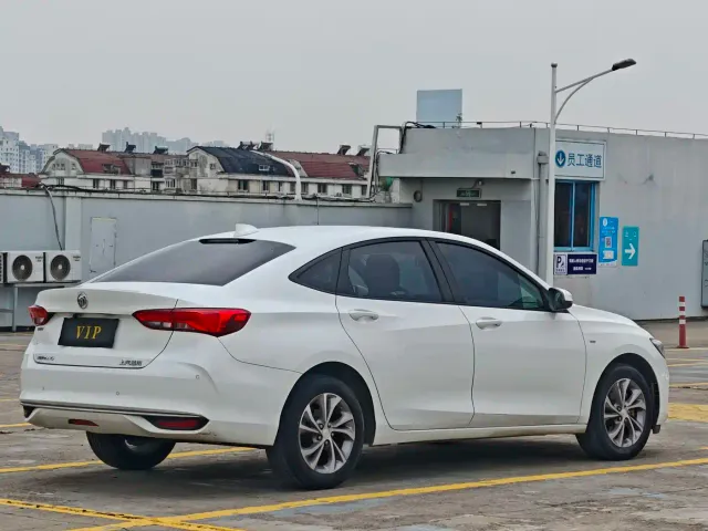 Buick Verano — Фото автомобиля 4