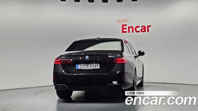 BMW 5-Series 5 серия (G60) 530i xDrive M Sport Pro Special Edition — Фото автомобиля 4
