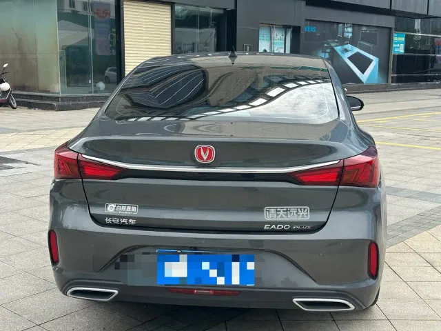 Changan Eado — Фото автомобиля 4