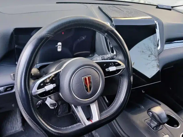 Hongqi HS3 — Фото автомобиля 15