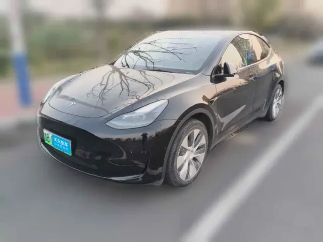 Фотография автомобиля — Tesla Model Y