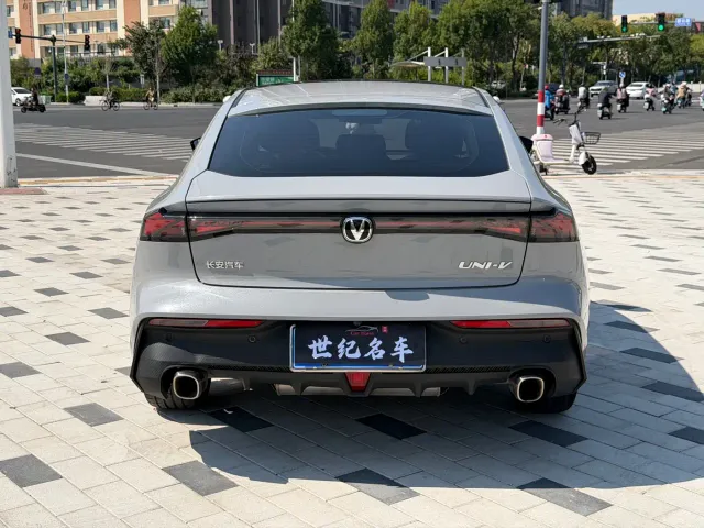 Changan UNI-V — Фото автомобиля 8